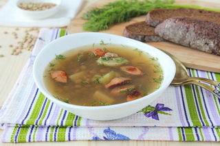 чечевичный суп с сосиской